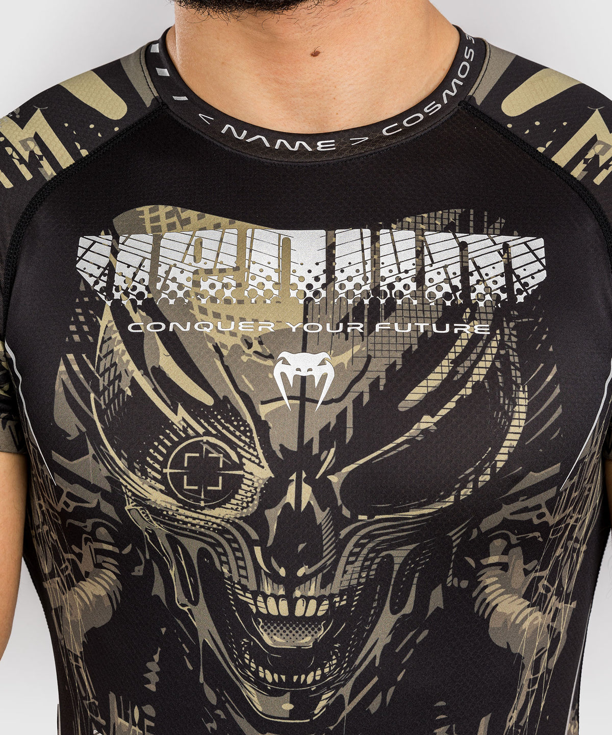 Venum Invader Kurzarm Rashguard - Schwarz/Sand