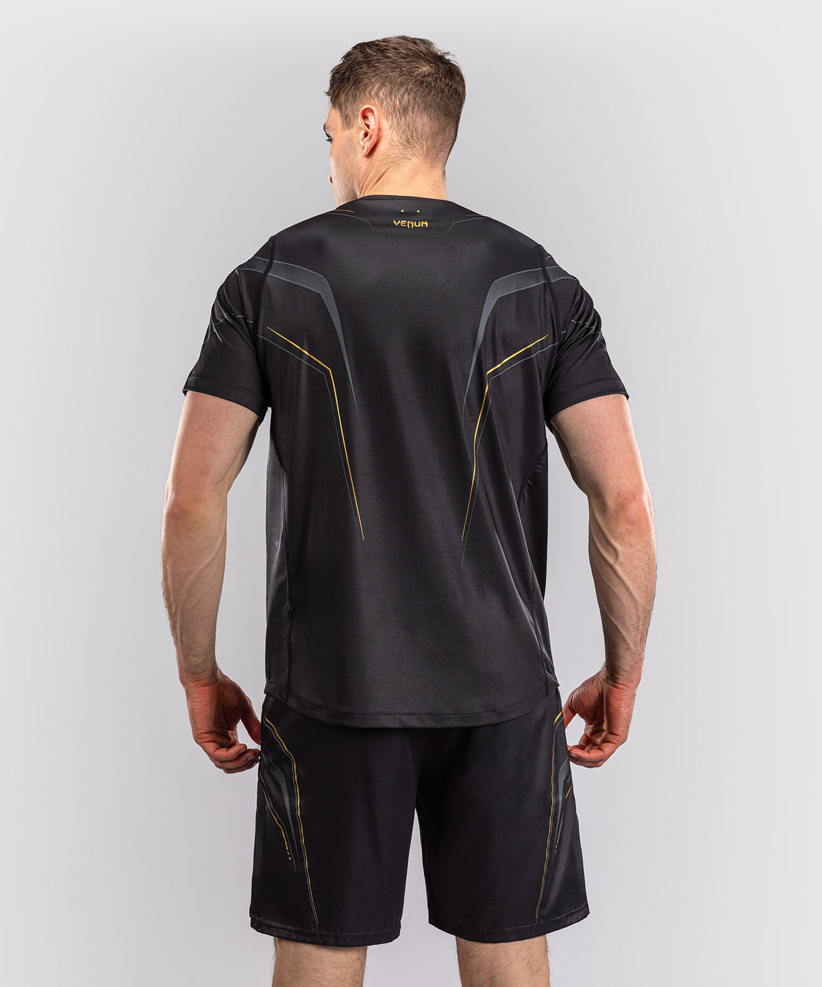 Venum Streamline Dry-Tech T-Shirt – Schwarz/Gold