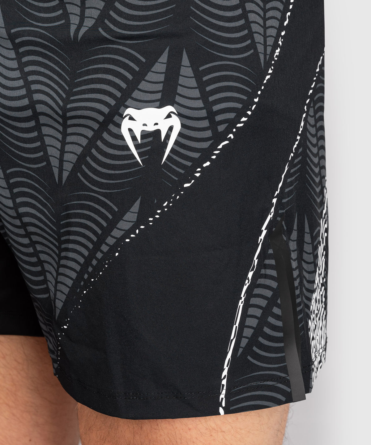 UFC Zenith by Venum Authentic Fight Night Short de pelea ajuste corto Hombre - Negro