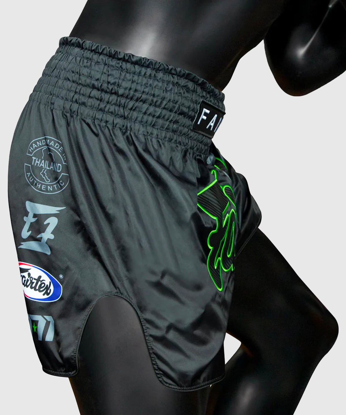 Fairtex Racer Pantaloncini da Muay Thai - Nero/Verde