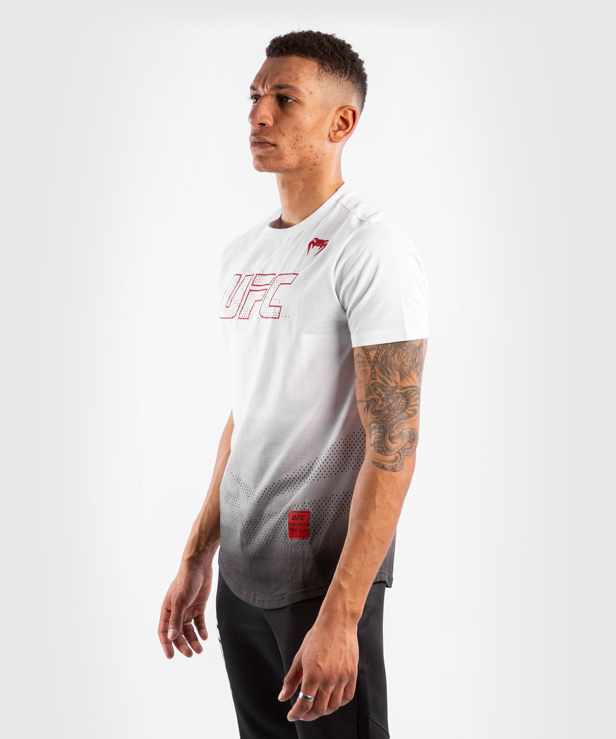 UFC Venum Authentic Fight Week Herren Kurzarm-Baumwoll-T-Shirt - Weiß