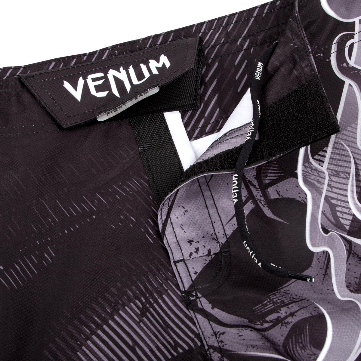 Venum Minotaurus Fightshorts - Black/White