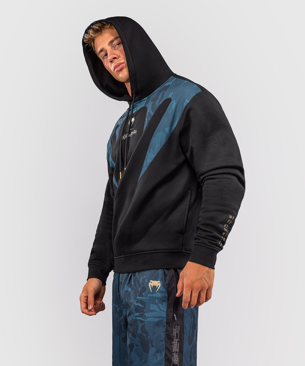 Jujutsu Kaisen x Venum Fushiguro Hoodie – Ozeangrün
