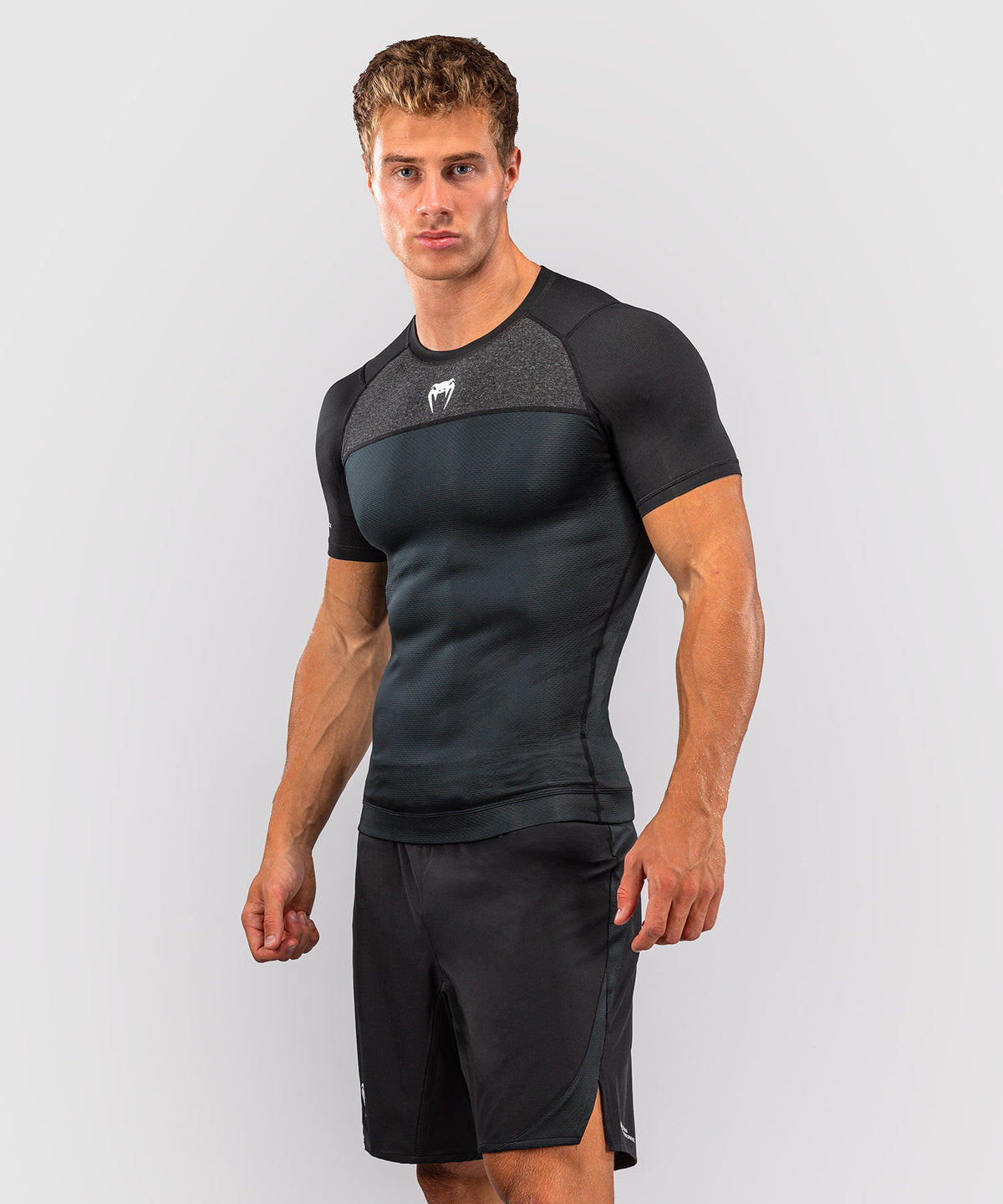 Venum G-Fit Scale Rashguard de manga corta - Negro