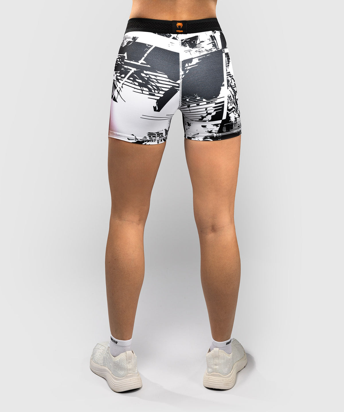 UFC Zenith by Venum Authentic Fight Week Short Vale Tudo Performance Mujer - Blanco