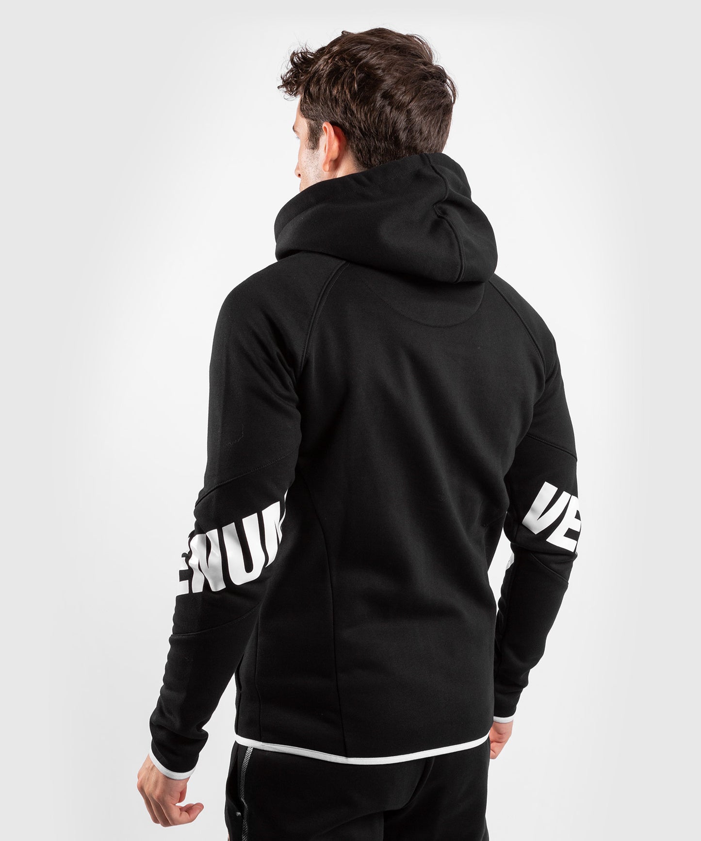 Sudadera Venum Contender 3.0 – Negro