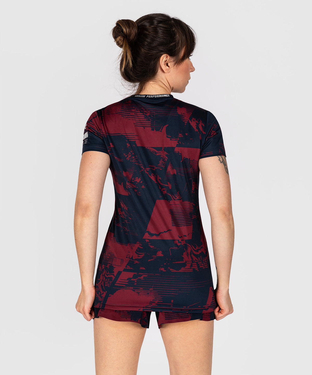 UFC Zenith by Venum Authentic Fight Week Performance Kurzarm T-Shirt Damen - Marineblau/Burgunderrot/Silber