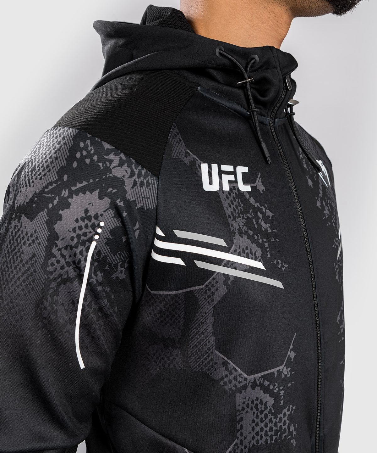 UFC Adrenaline by Venum Authentic Fight Night Walkout Hoodie für Männer - Schwarz