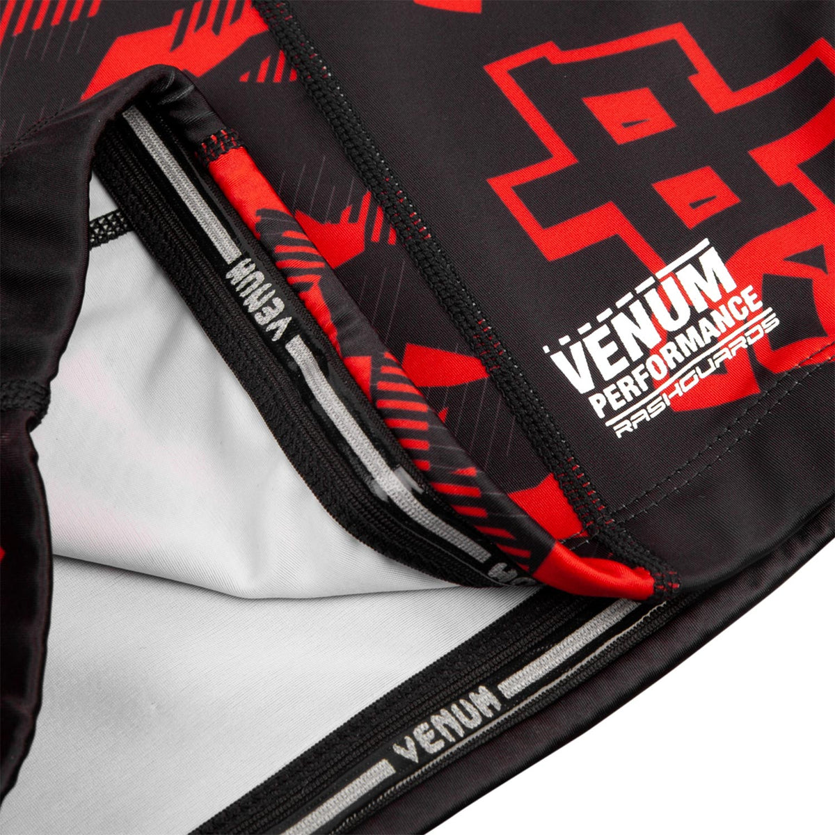 Rashguard Venum Okinawa 2.0 - Manches longues - Noir/Blanc-Rouge