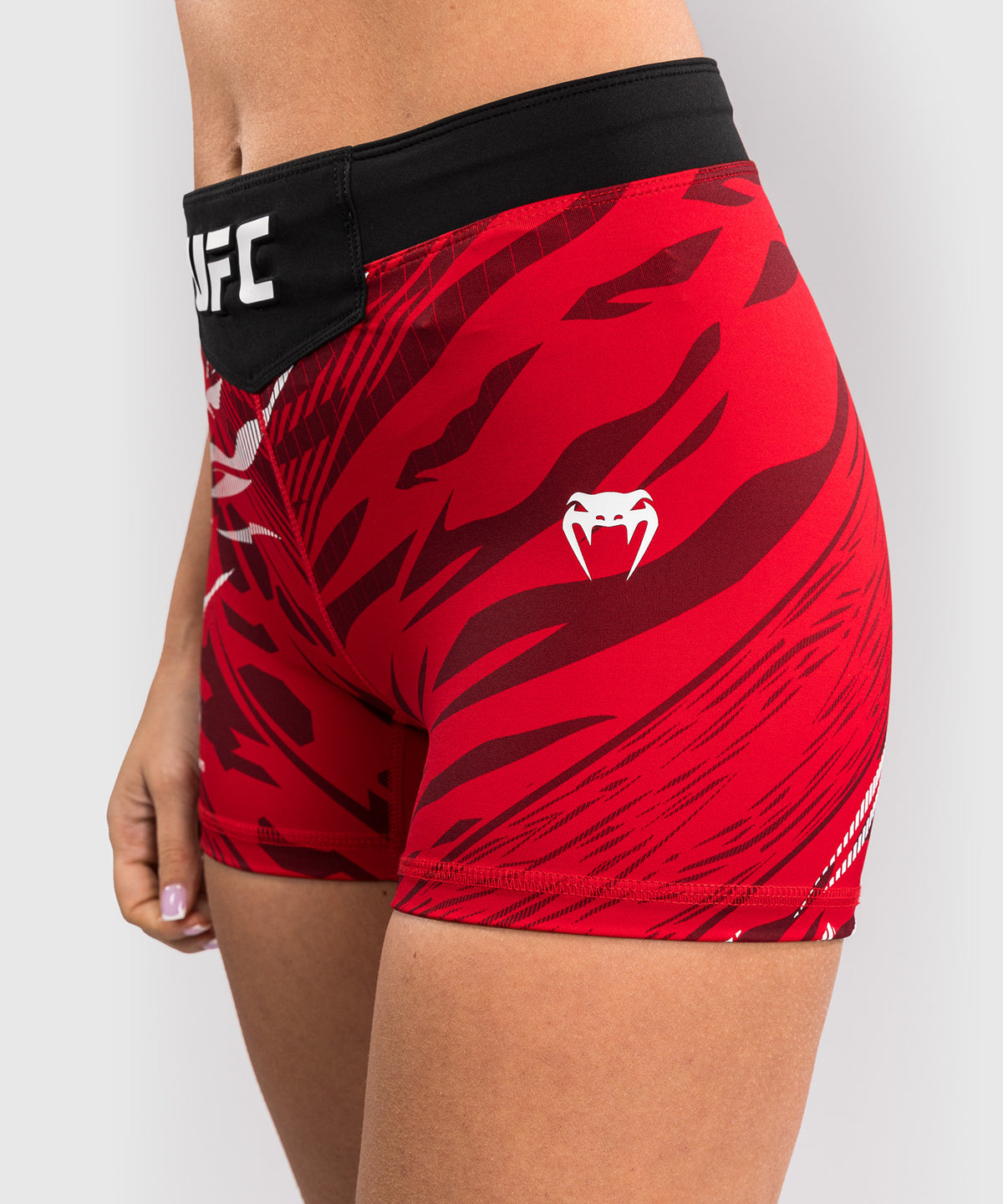 UFC Fusion by Venum Authentic Fight Night Damen Vale Tudo Short - Short Fit - Rot