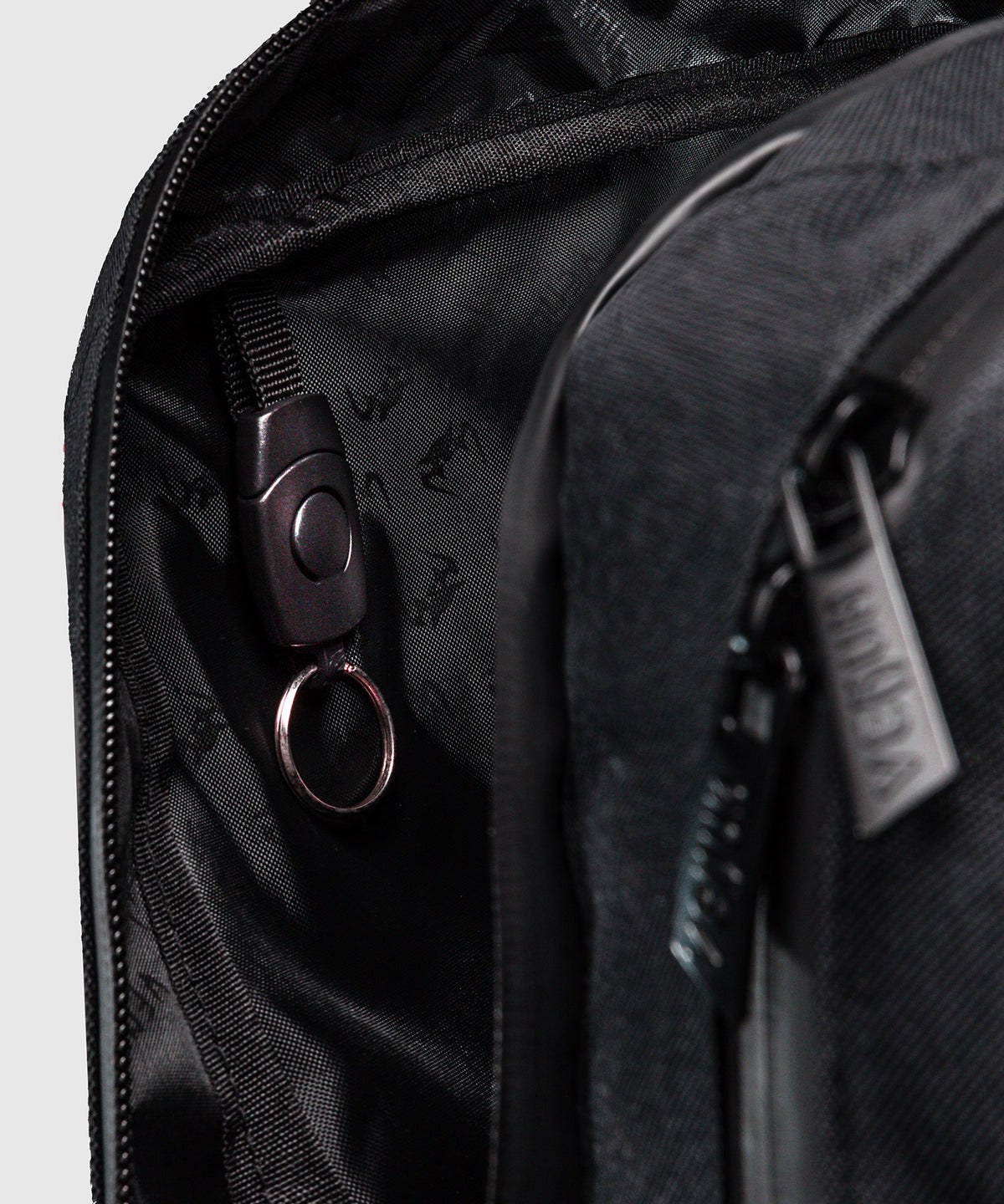 Venum Amazonia Reborn Mochila (15-25 L) - Negro/Rojo