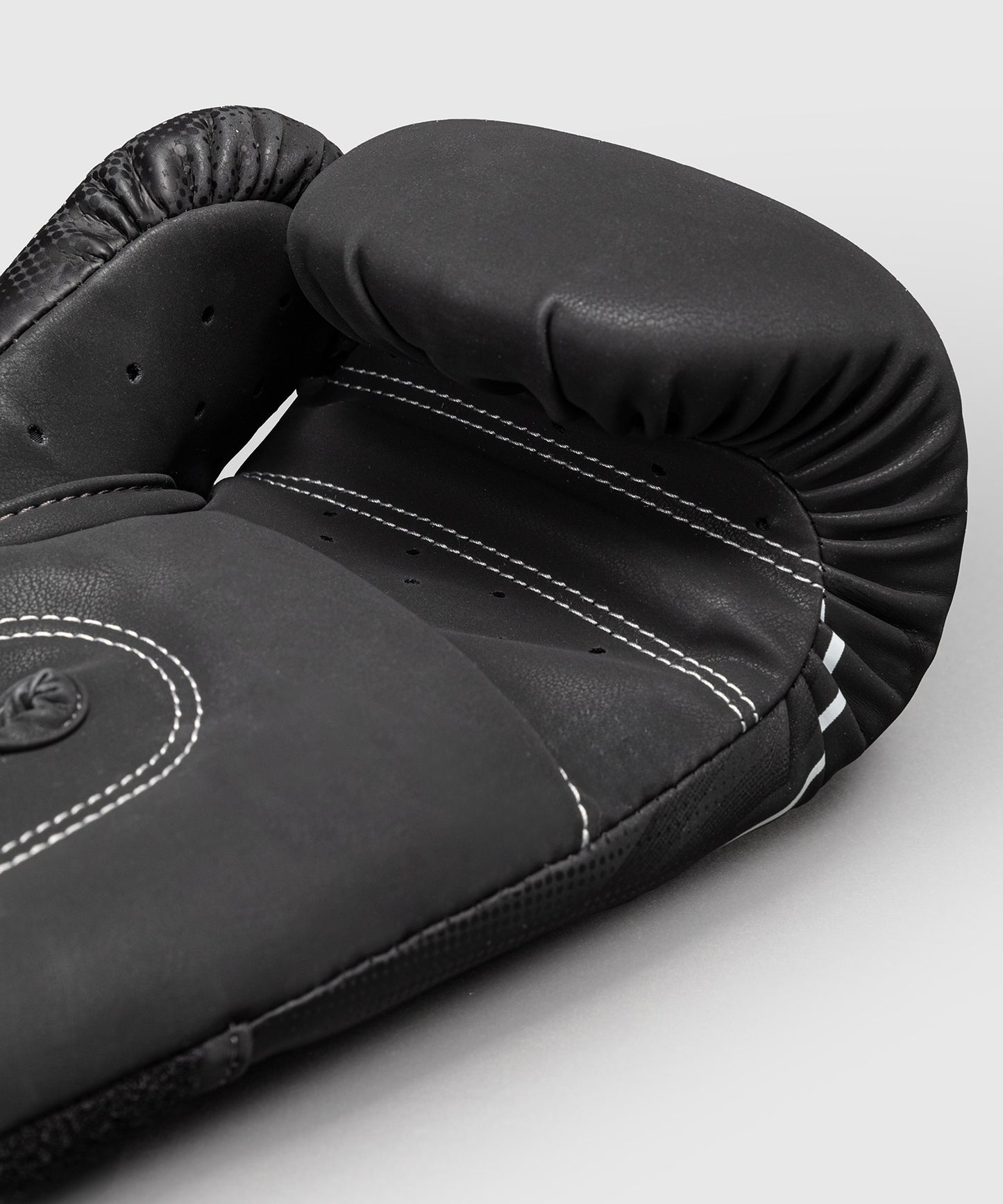Venum Stealth Guantoni da boxe – Nero/Bianco