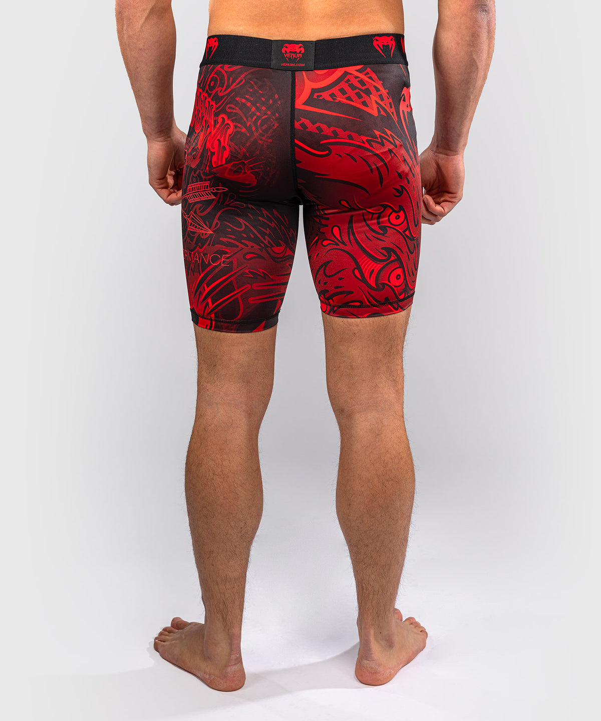 Venum Wolf Atak Short de Compresión – Negro/Rojo