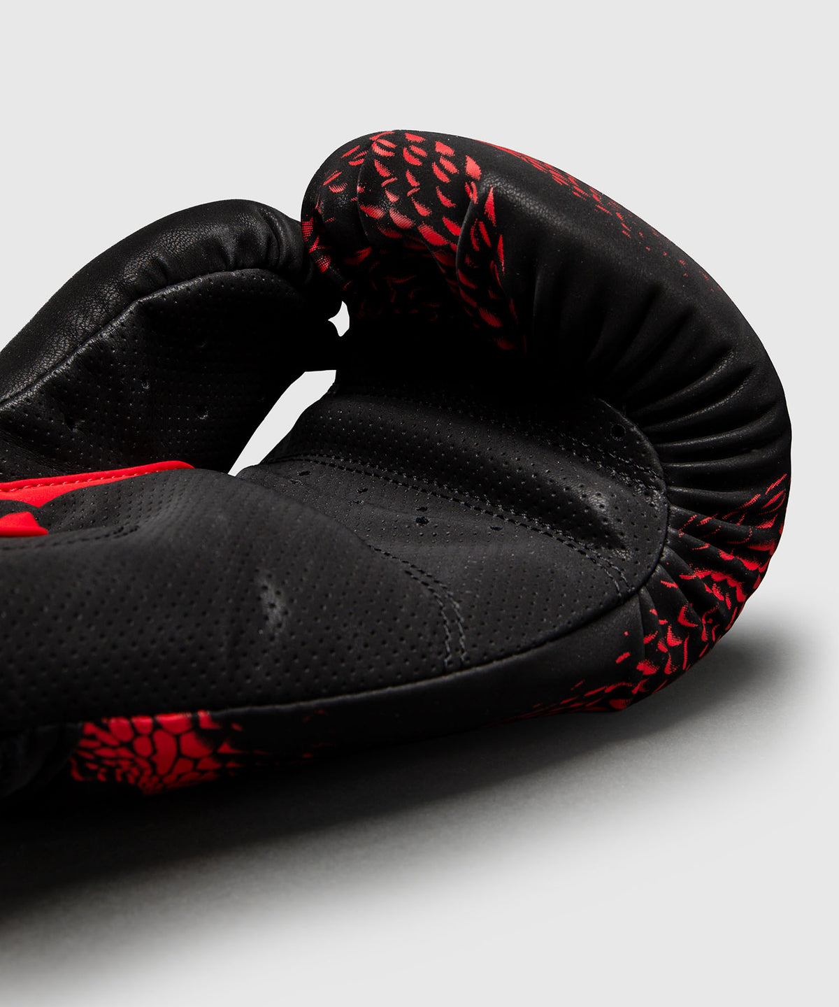 Venum Matupa Boxhandschuhe - Schwarz/Rot/Silber