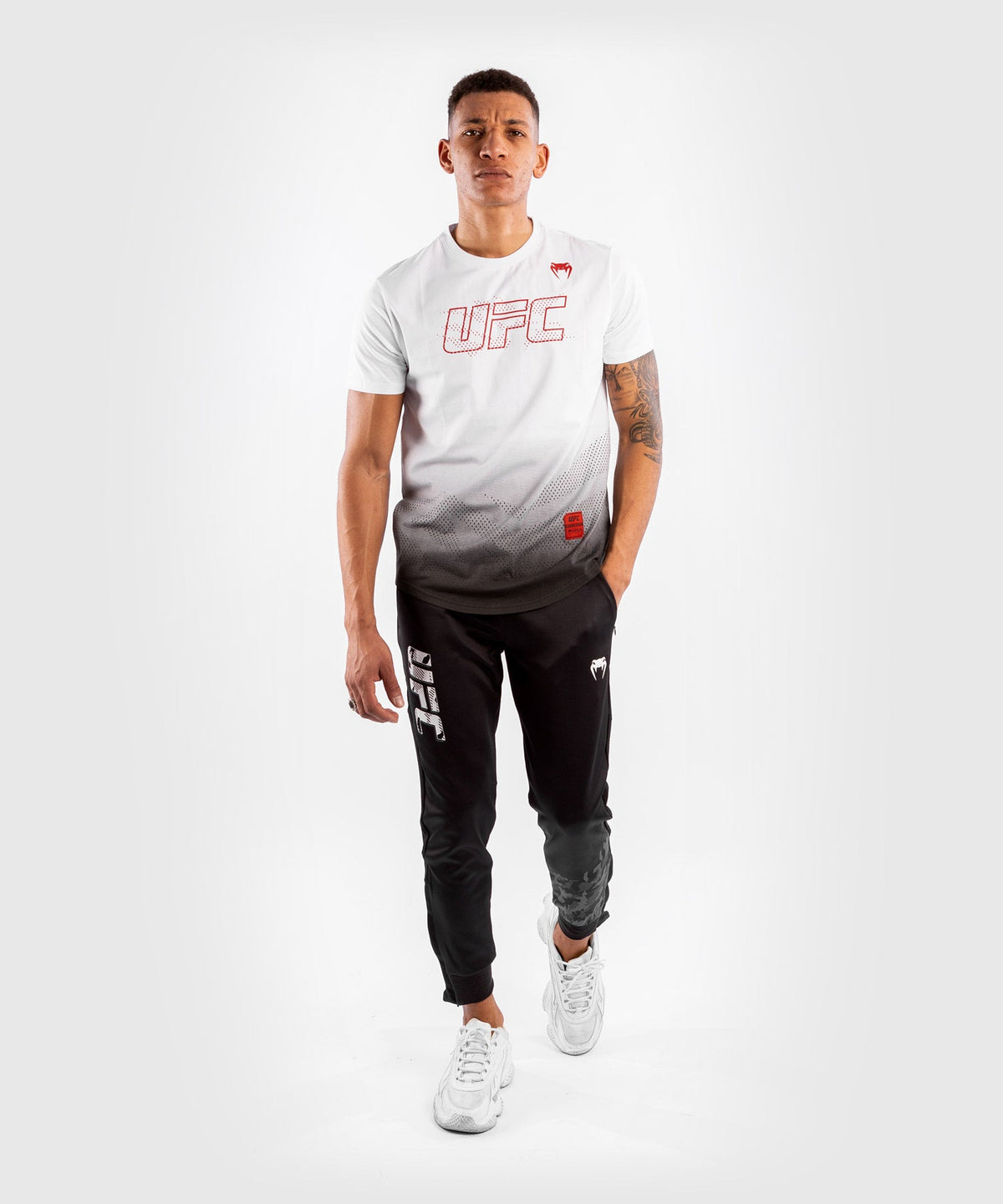 UFC Venum Authentic Fight Week Herren Kurzarm-Baumwoll-T-Shirt - Weiß