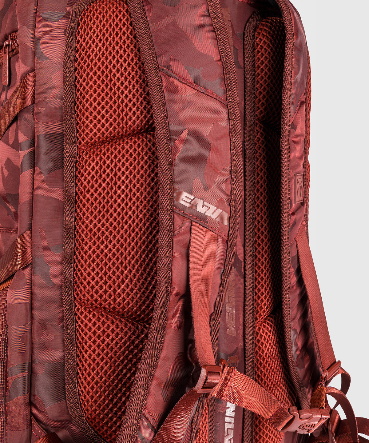 Venum Challenger Xtrem Zaino (50-63L) – Camo/Borgogna