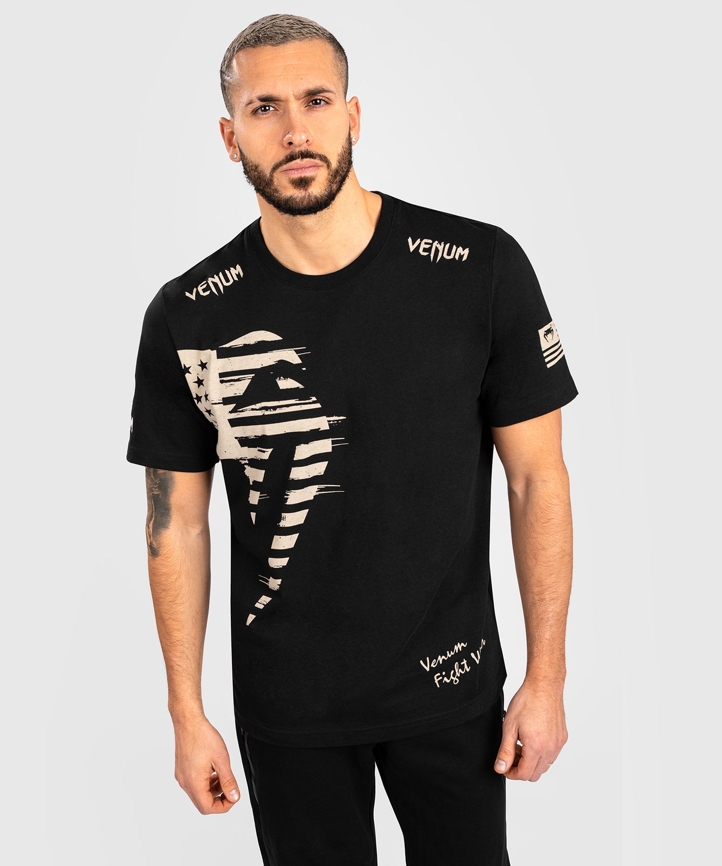 VENUM GIANT USA T-SHIRT - REGULAR FIT - SCHWARZ