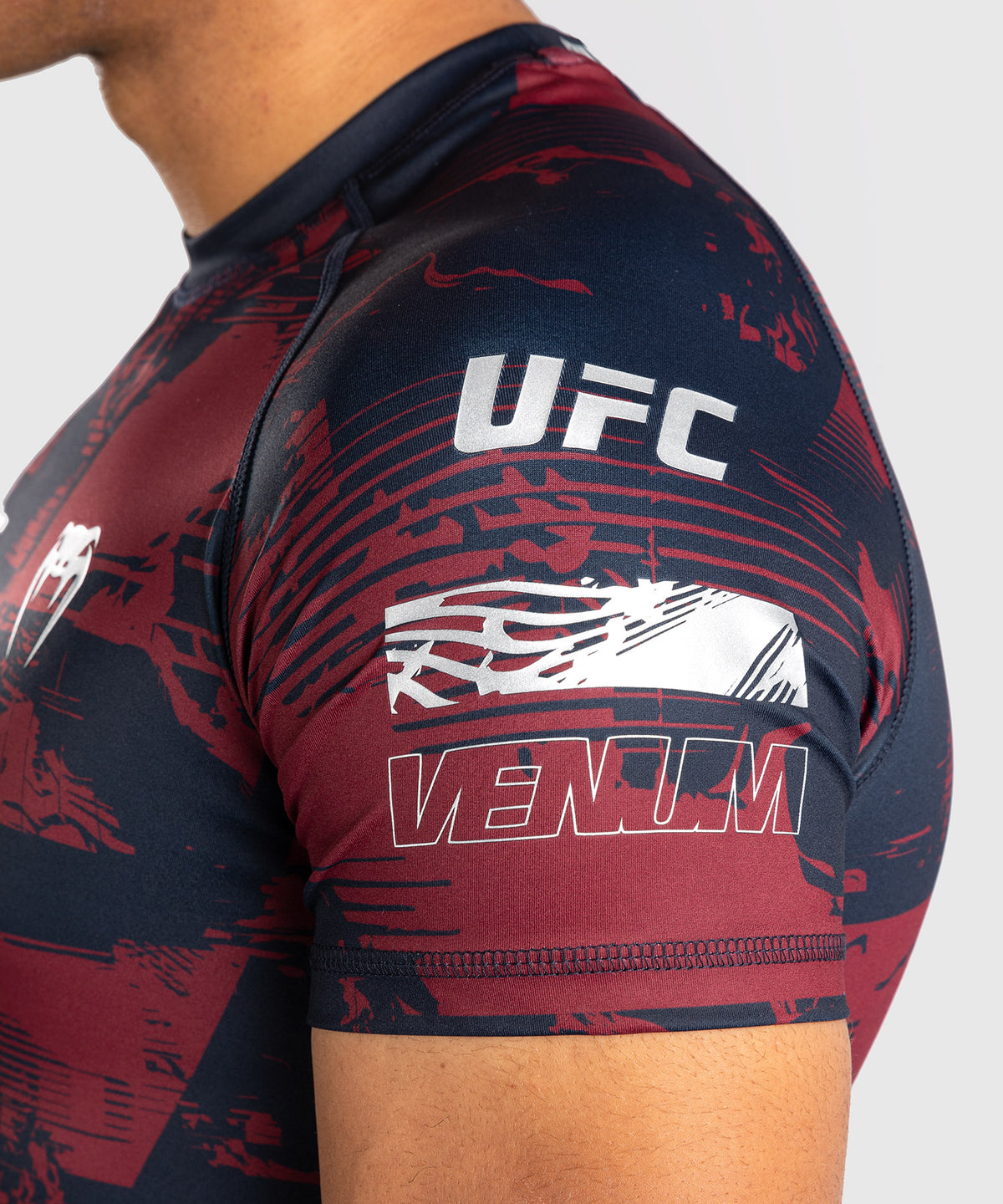 UFC Zenith by Venum Authentic Fight Week Rashguard maniche corte Performance Uomo - Blu navy/Bordeaux/Argento