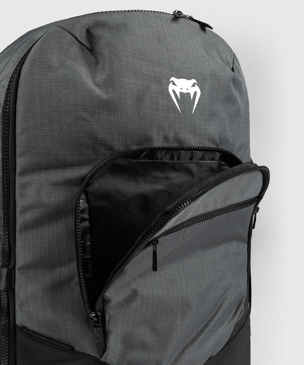 Venum Evo 2 Xtrem Mochila (50-63L) – Gris Tormenta