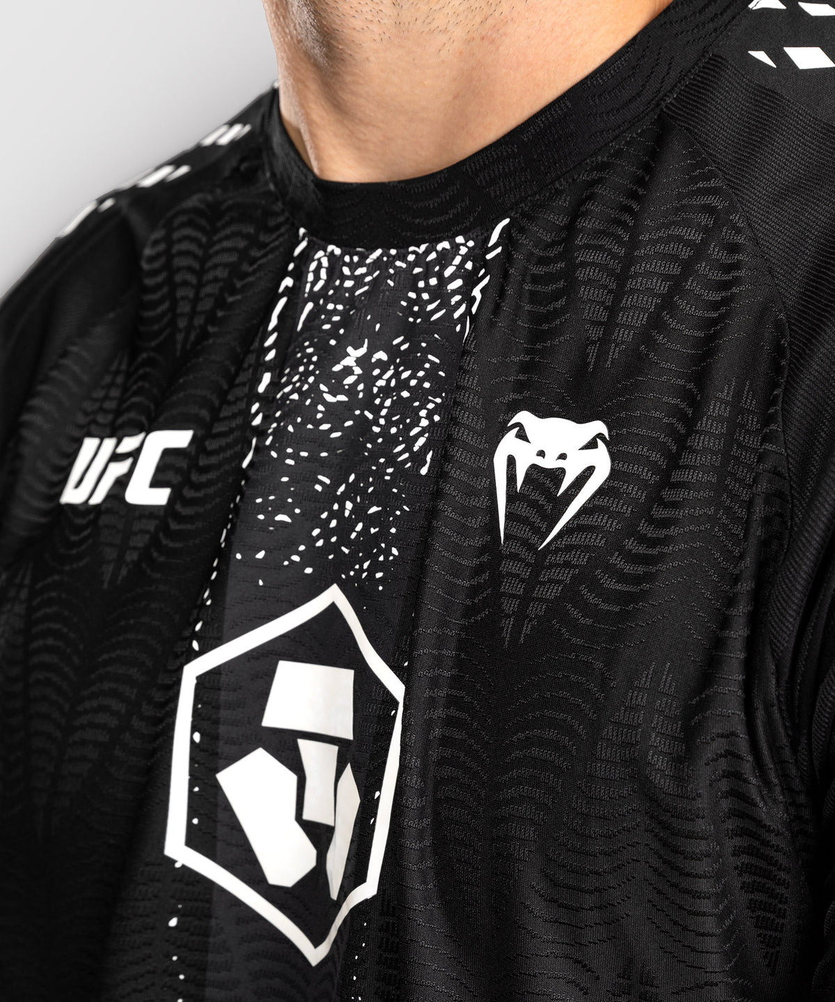 UFC Zenith by Venum Authentic Fight Night Offizielles Walkout-Trikot Herren - Schwarz