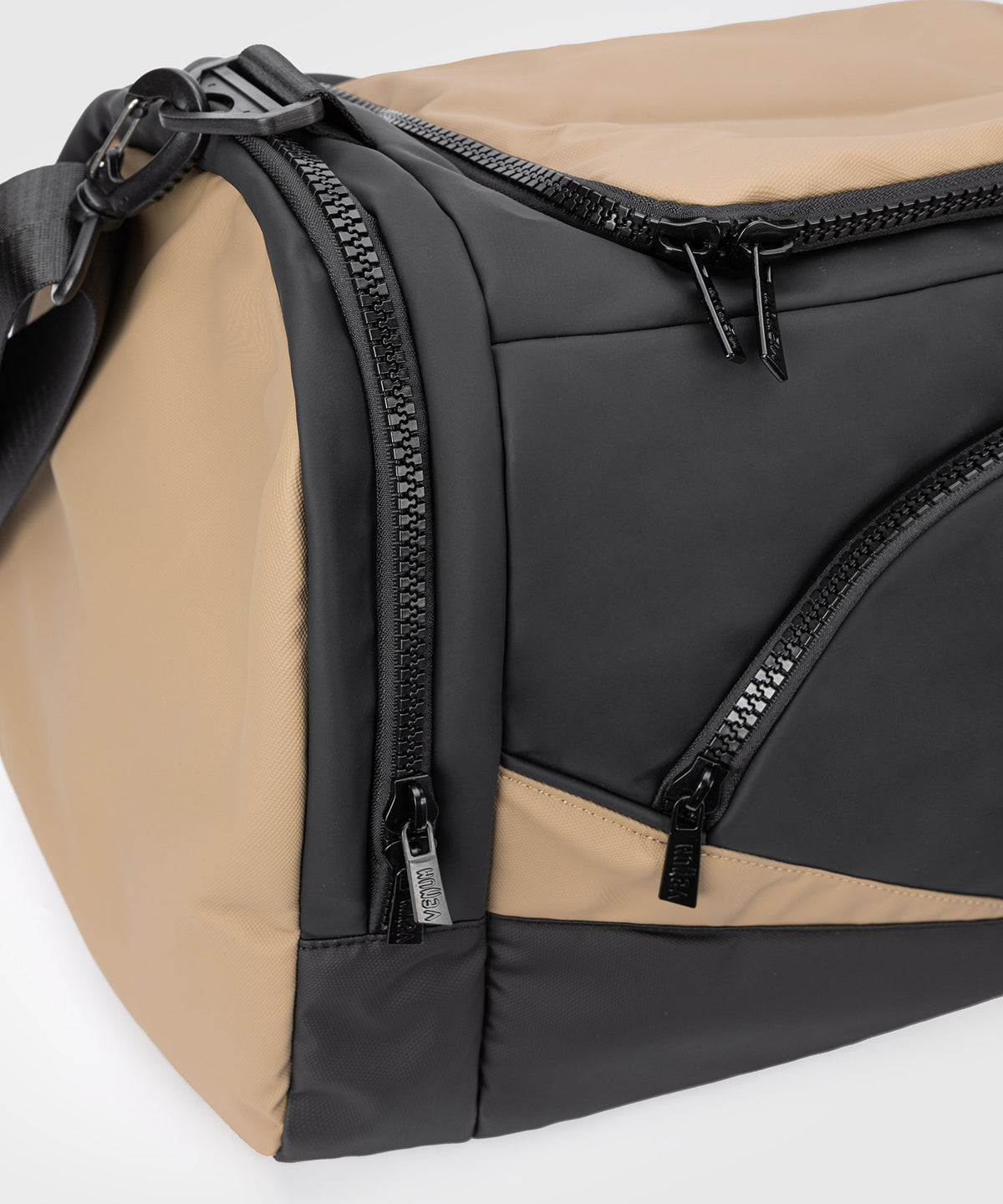Venum Evo 2 Trainer Lite Sporttasche (55-63L) – Schwarz/Sand