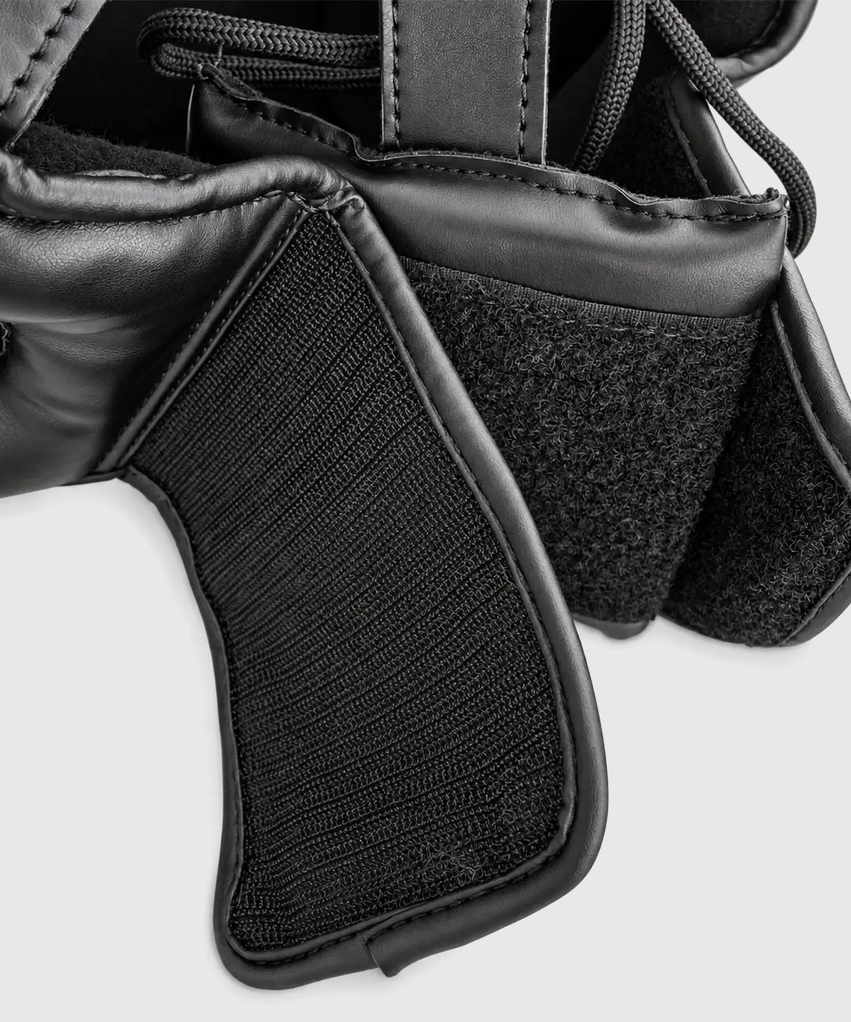 8 Weapons Unlimited 2.0 Casco da Boxe – Nero/Nero