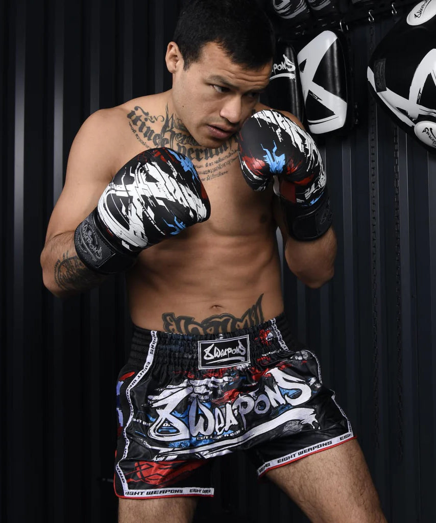 8 Weapons CUT LIKE BLADE 2.0 Pantalones de Muay Thai - Negro
