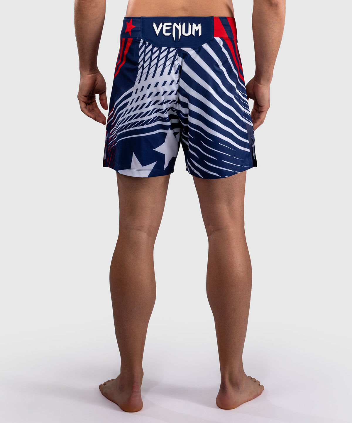 Official UFC Freedom 250 by Venum Authentic Fight Night Fight Shorts im Short Fit für Herren - Blau