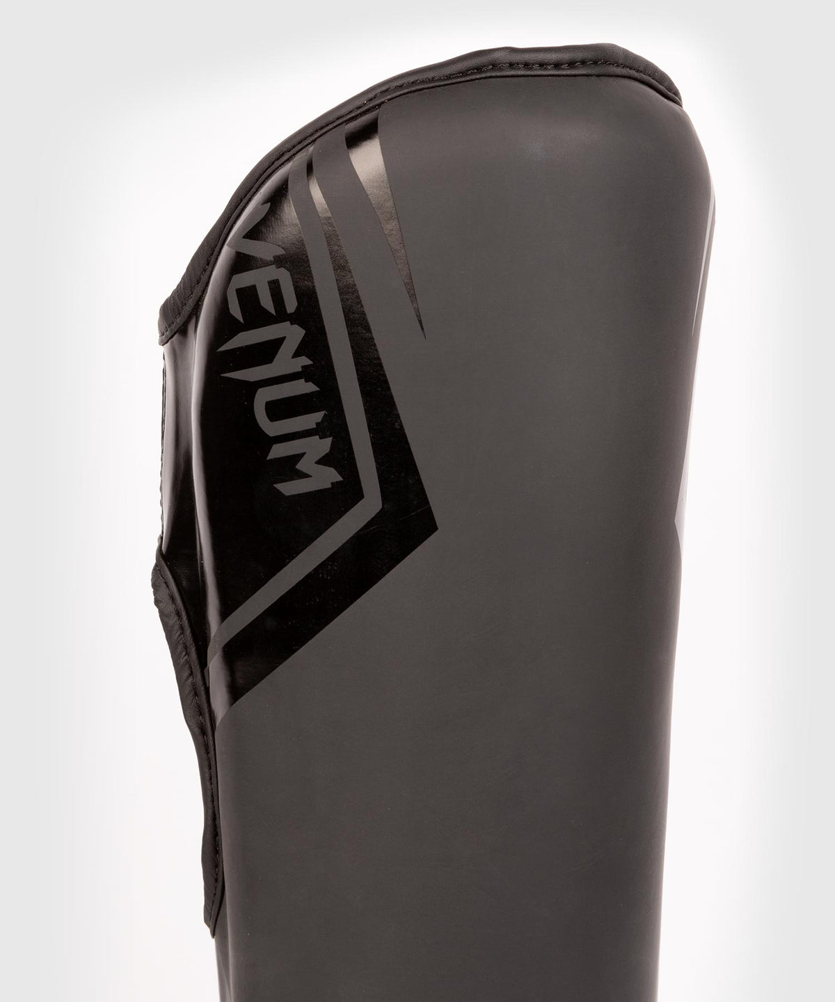 Venum Contender 2.0 shin guards - Black/Black