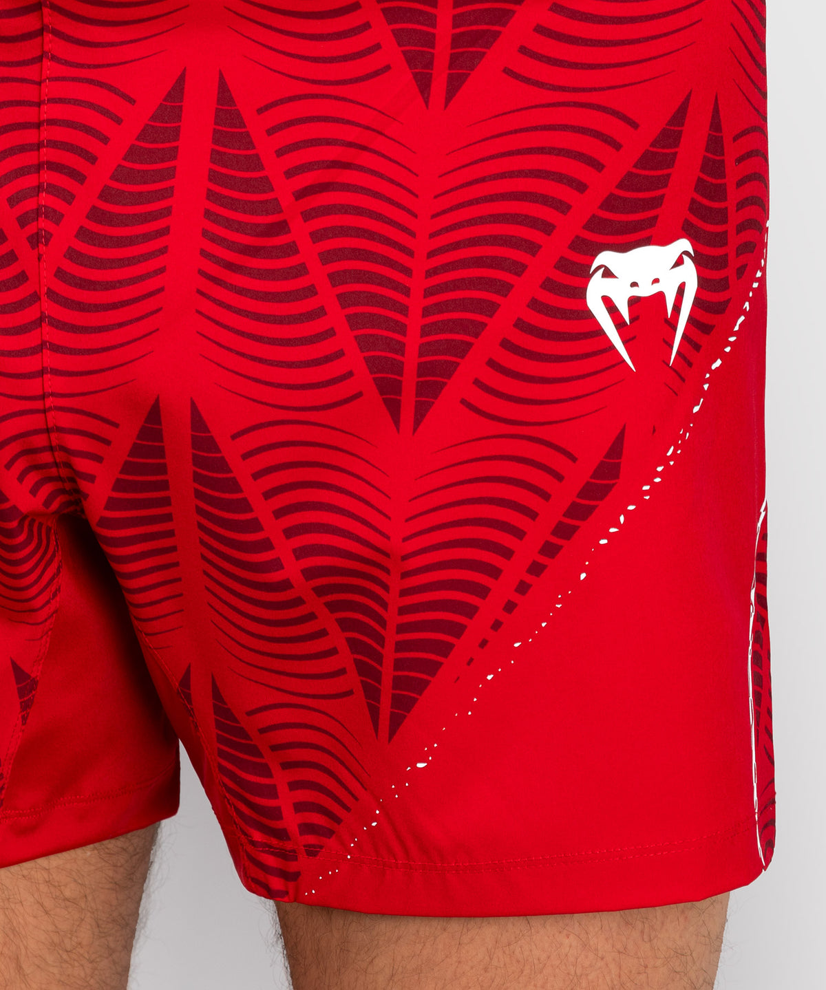 UFC Zenith by Venum Authentic Fight Night Short de pelea ajuste corto Hombre - Rojo
