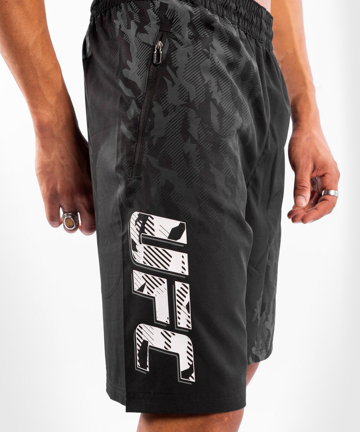 Venum Authentic Fight Week Herren UFC Sport Shorts - Schwarz