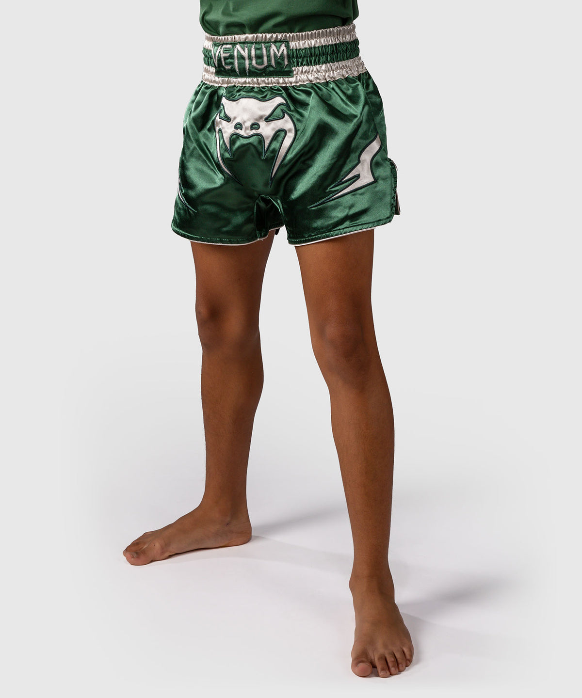 Short de Muay Thaï Venum Inferno – Vert Forêt/ Blanc Cassé