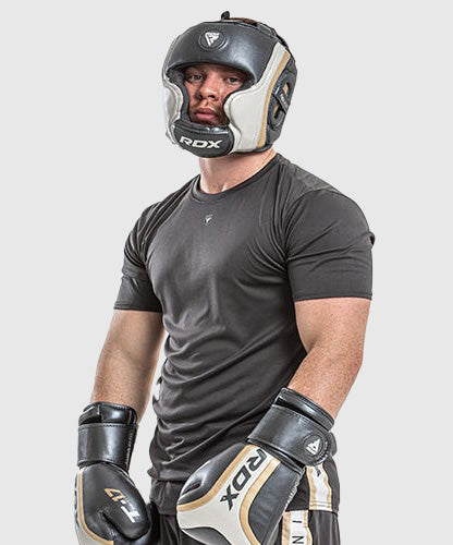 RDX Sports Aura T-17 Casco da Boxe - Nero/Bianco/Oro