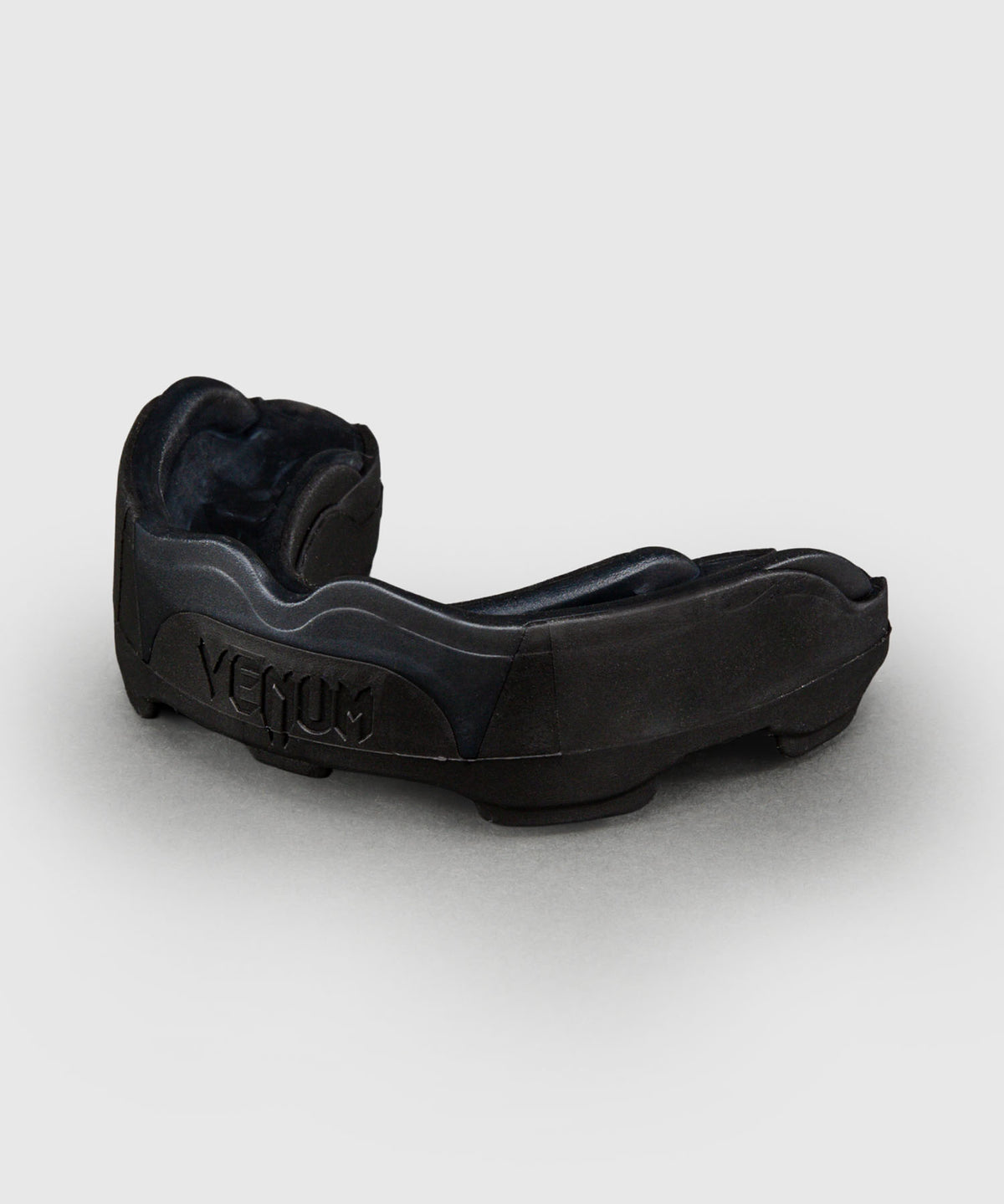 Venum Predator Paradenti – Nero/Nero/Rosso