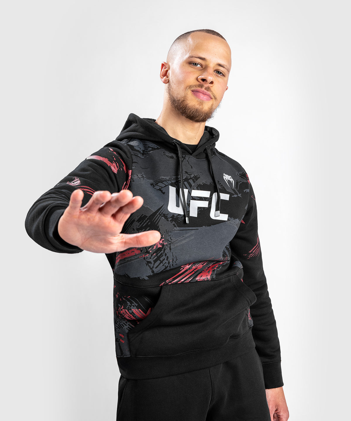 Felpa con cappuccio UFC Venum Authentic Fight Week 2.0 - nero/rosso