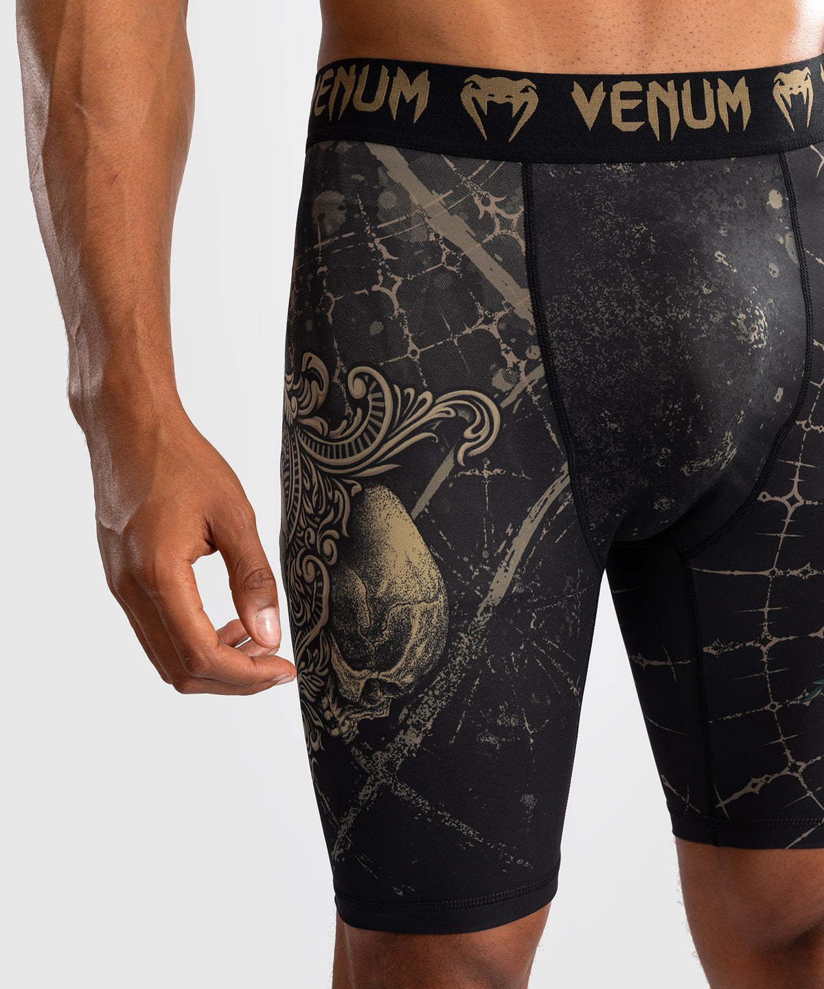 Short de compression pour Hommes Venum Santa Muerte 5.0 - Noir Profond/Or