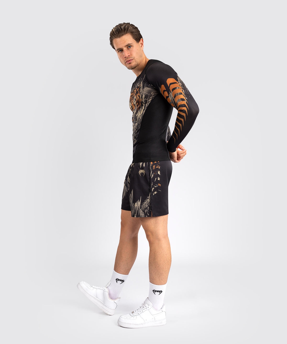 Venum Tiger Rashguard a Maniche Lunghe - Nero/Arancione Neon