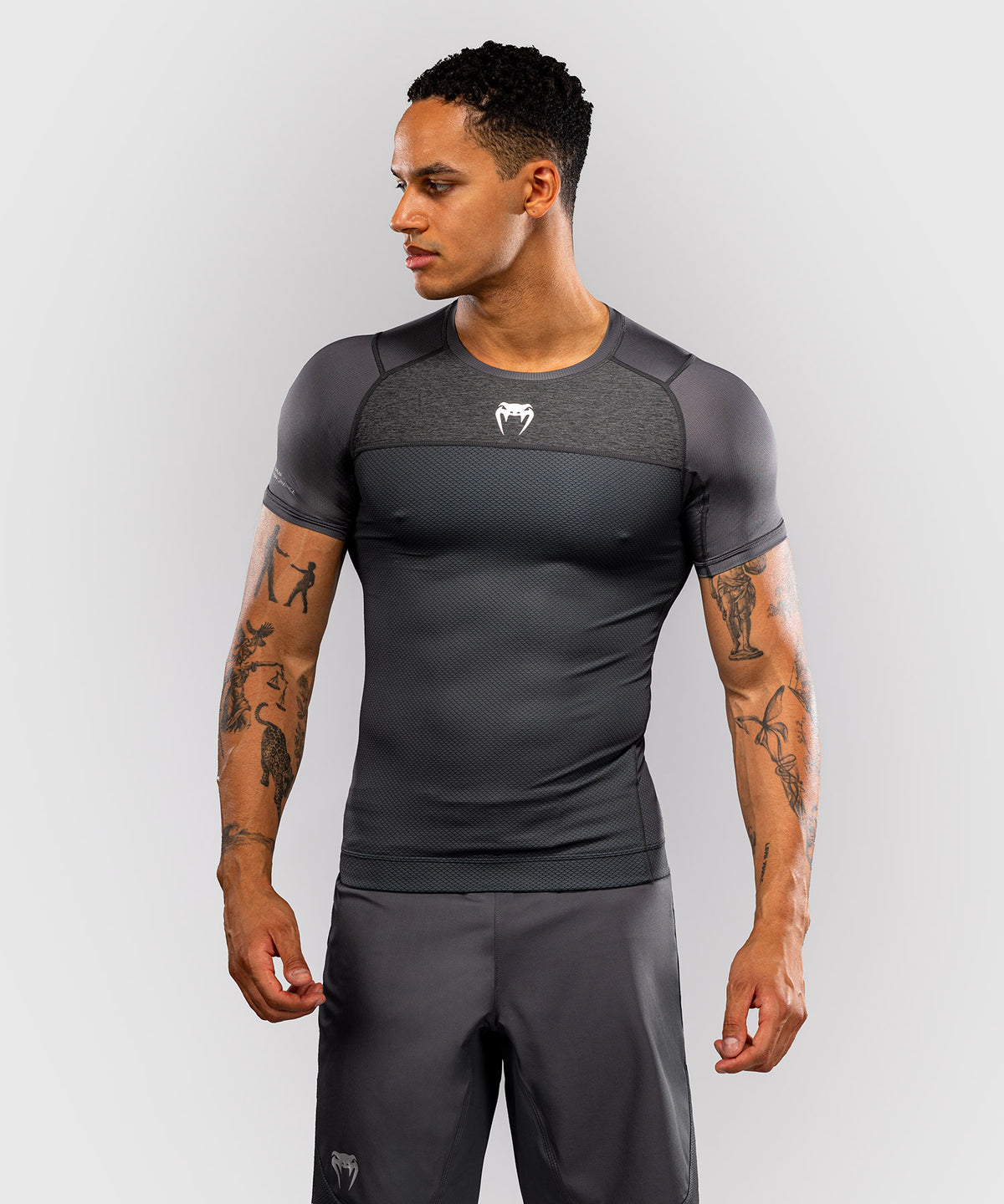Venum G-Fit Scale Kurzarm-Rashguard - Grau