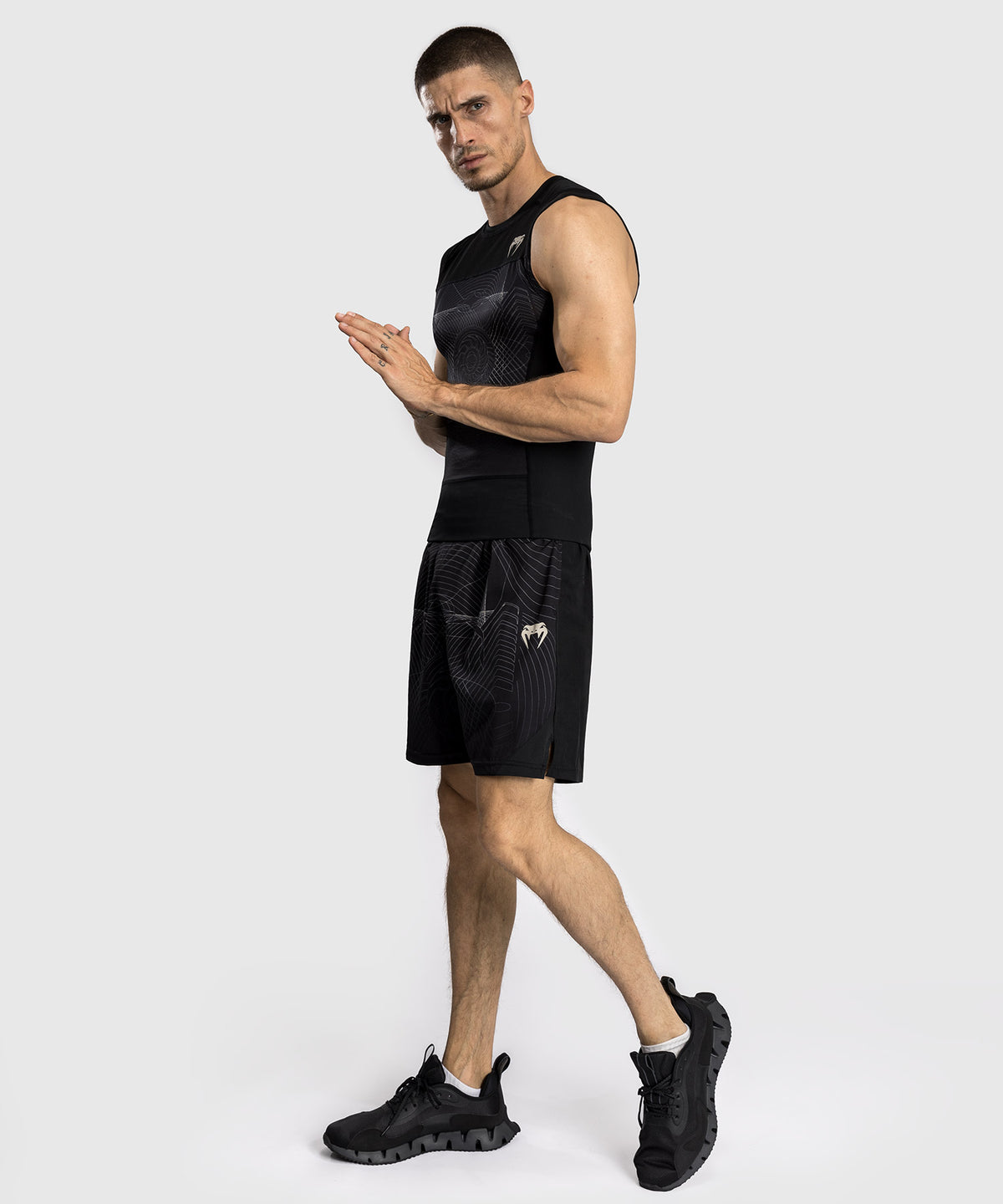 Rashguard sans Manches Venum G-Fit Air pour Hommes - Noir Intense/Sable Désert