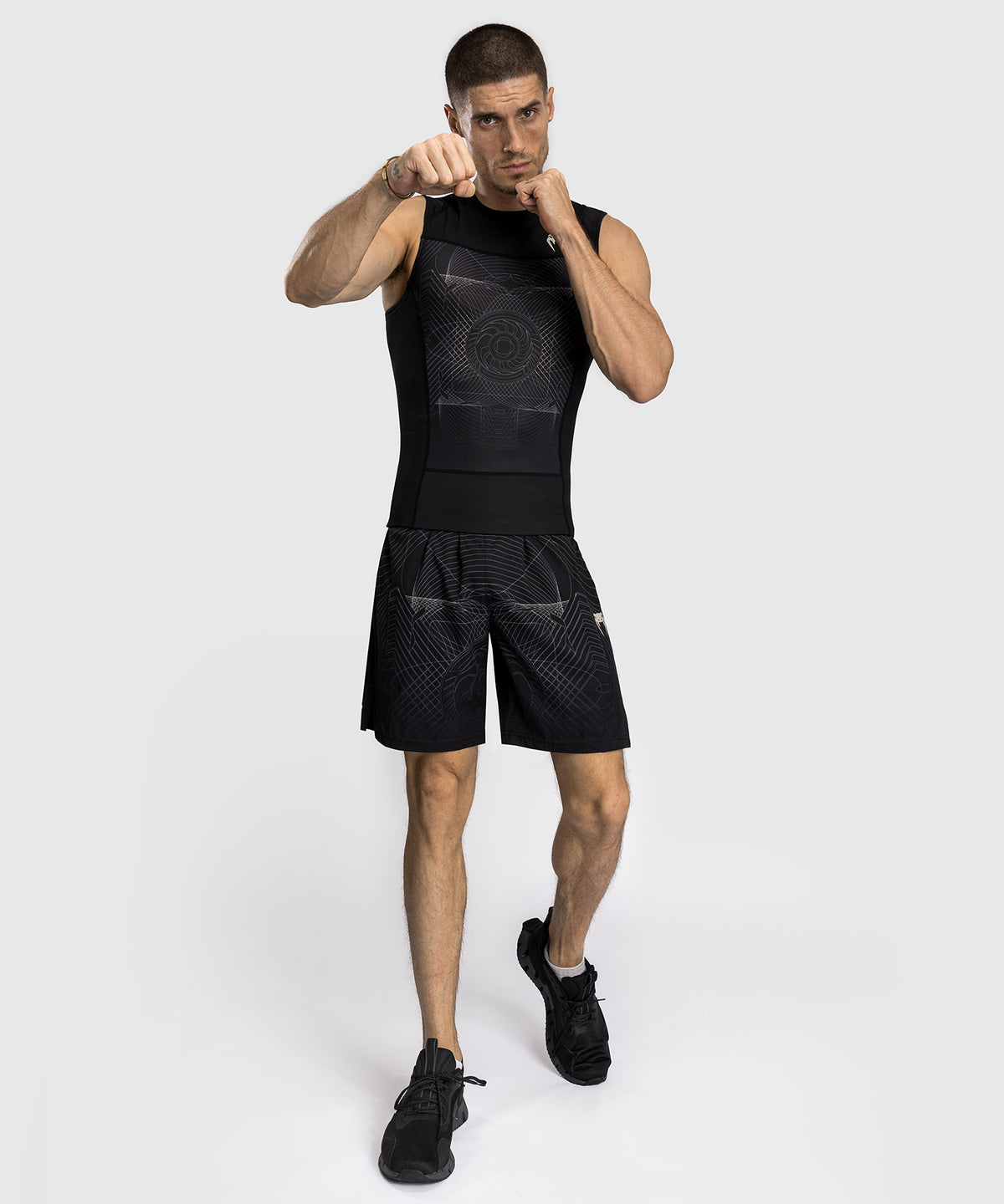 Rashguard sans Manches Venum G-Fit Air pour Hommes - Noir Intense/Sable Désert