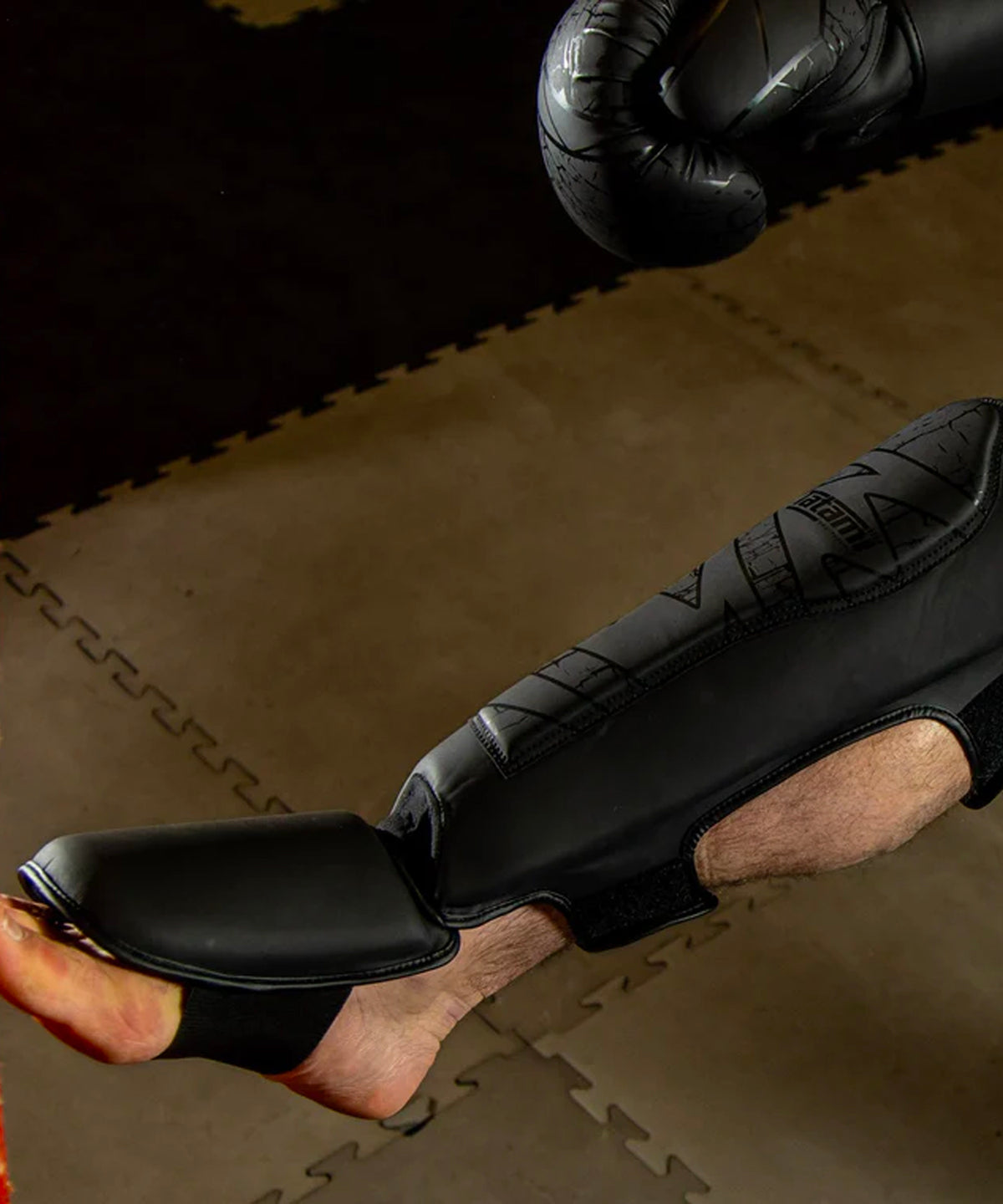 Tatami Fightwear Obsidian Espinilleras - Negro