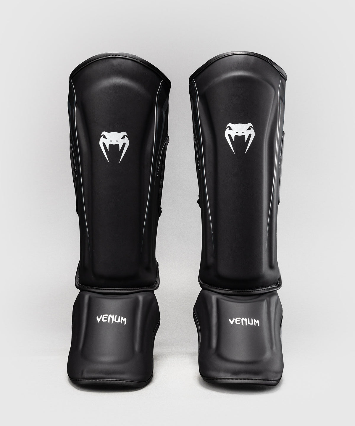 Venum Streamline Schienbeinschoner – Schwarz/Weiß