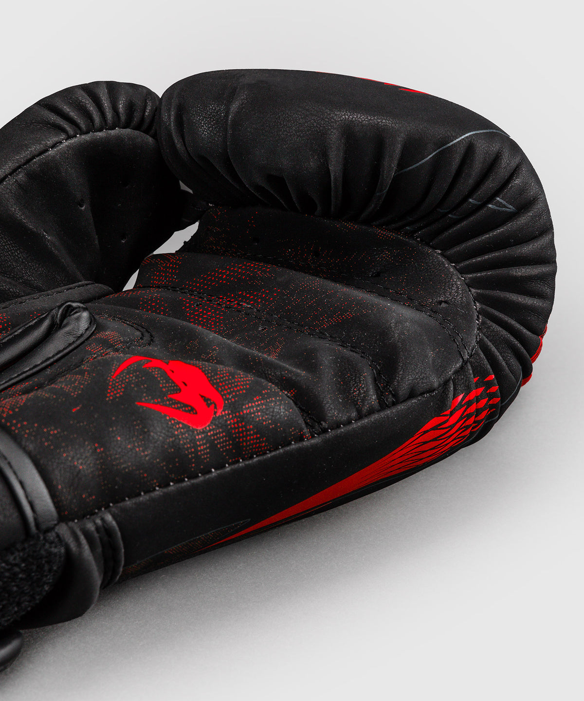 Venum Impact Amazonia Reborn Guantoni da boxe Impact - Nero/Rosso