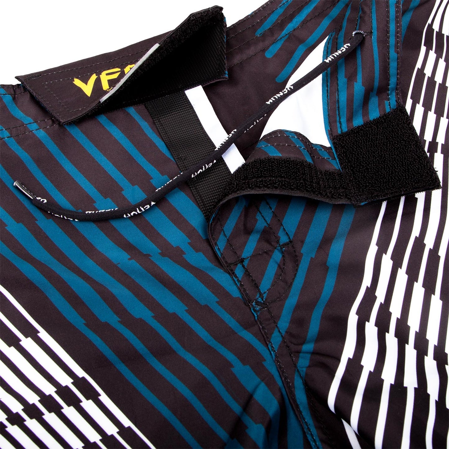Venum Plasma short fightshorts - Black/Yellow