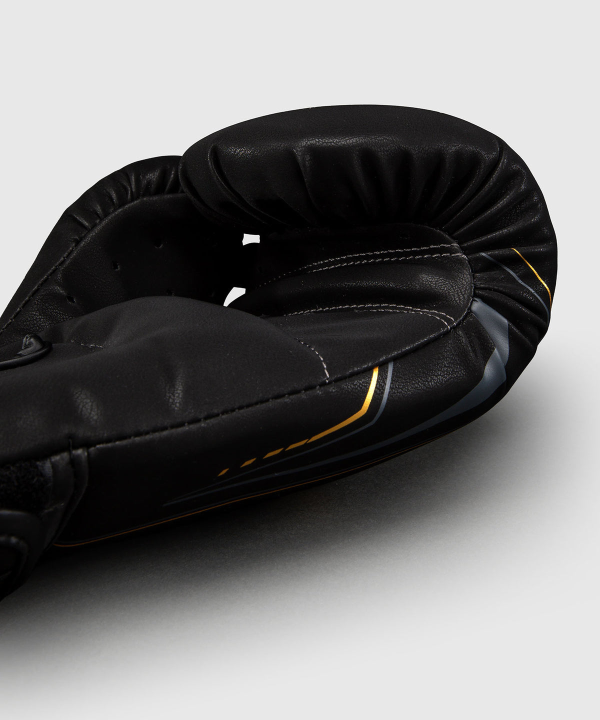 Venum Streamline Boxhandschuhe – Schwarz/Gold