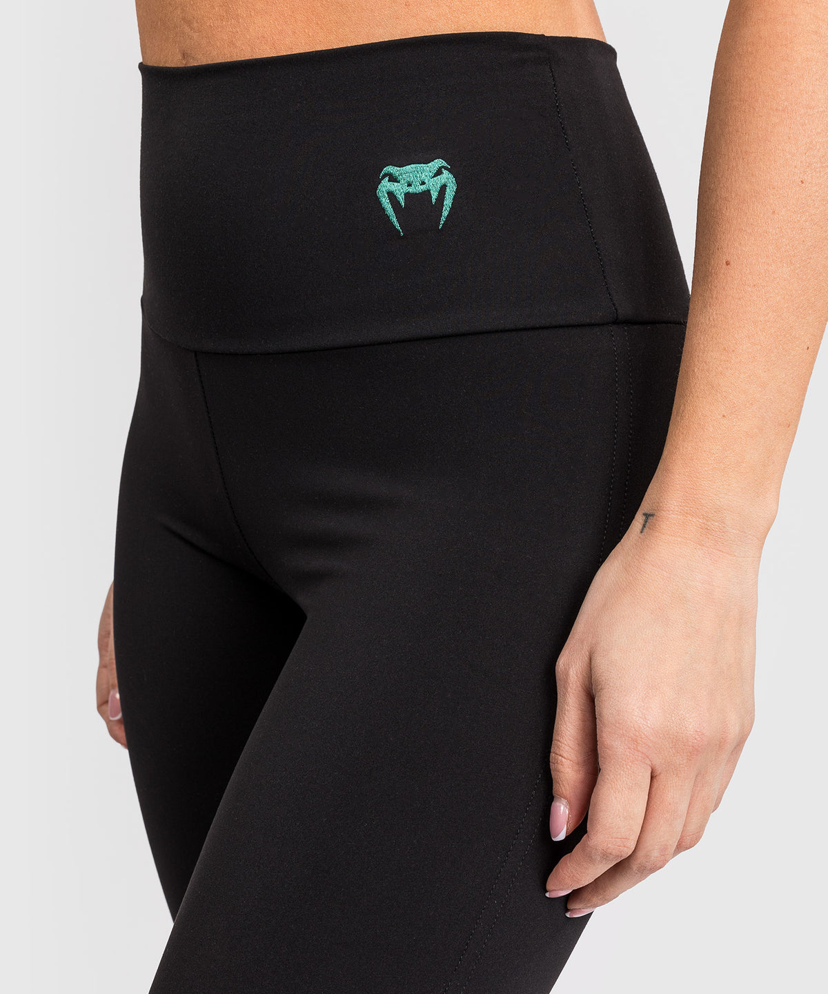 Venum Boxing Classic Pantalones Cortos de Compresión para Mujeres - Negro