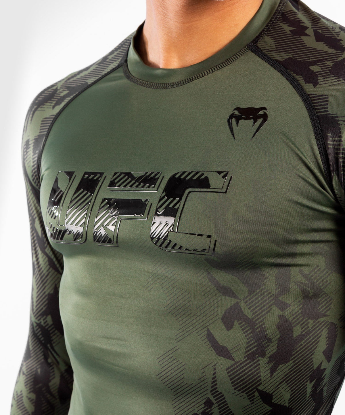UFC Mann Venum Authentic Fight Week Langarm Kompressions-T-Shirt - Khaki