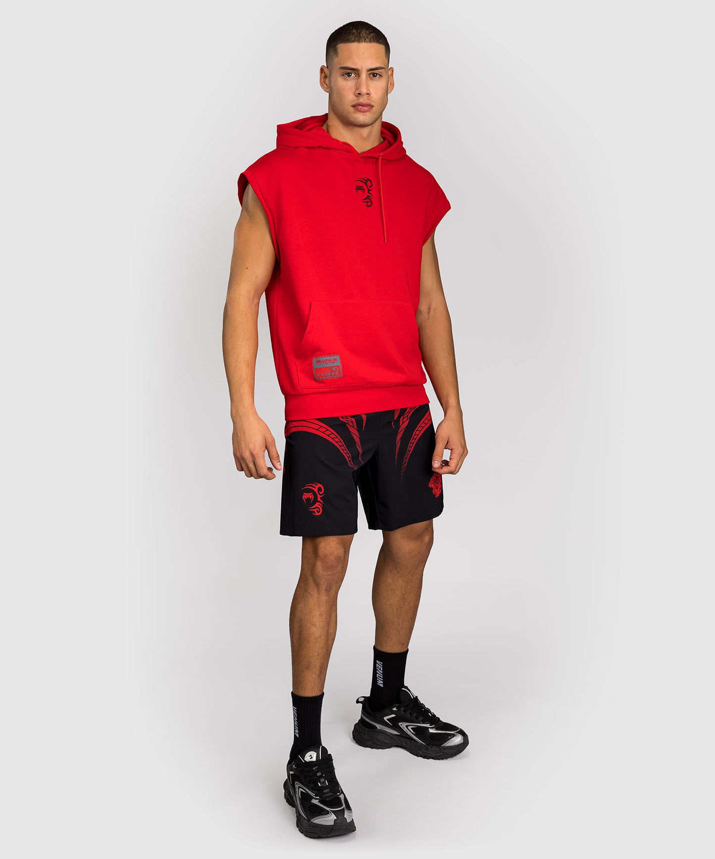 Venum x Mike Tyson Tiger Ärmelloser Hoodie - Intensivrot/Tiefschwarz