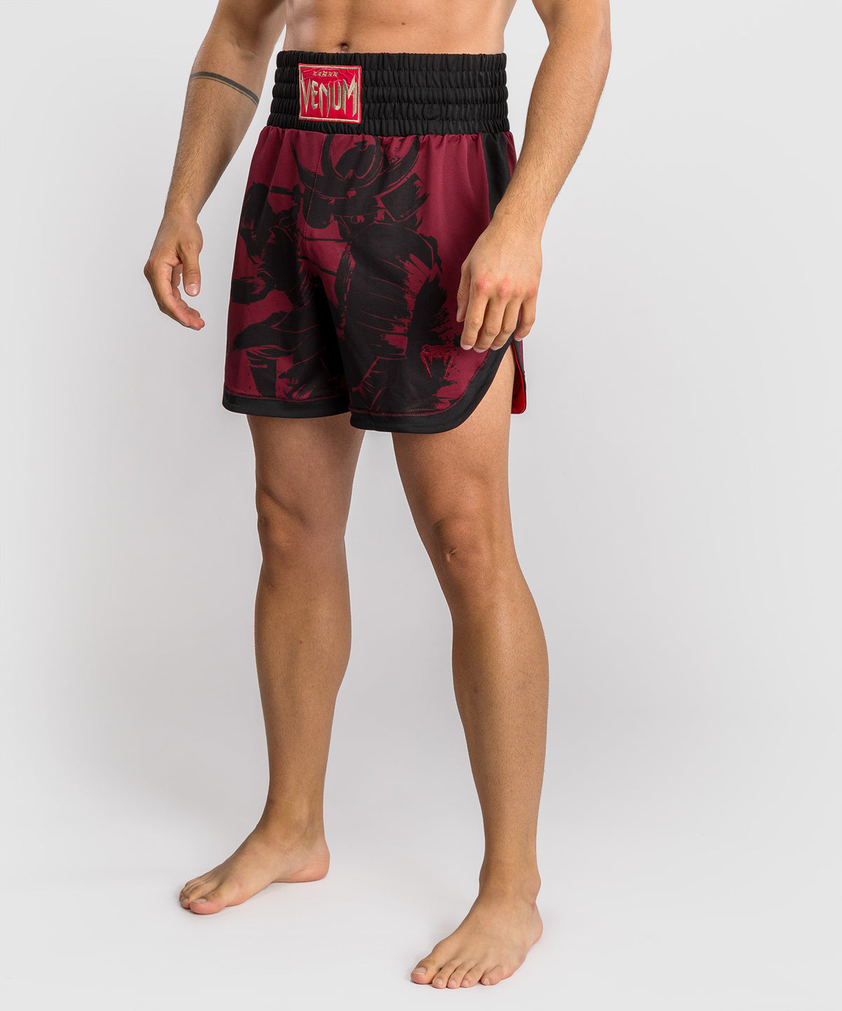 Short de Boxe pour Hommes Venum x Assassin’s Creed Shadows - Bordeaux/Noir