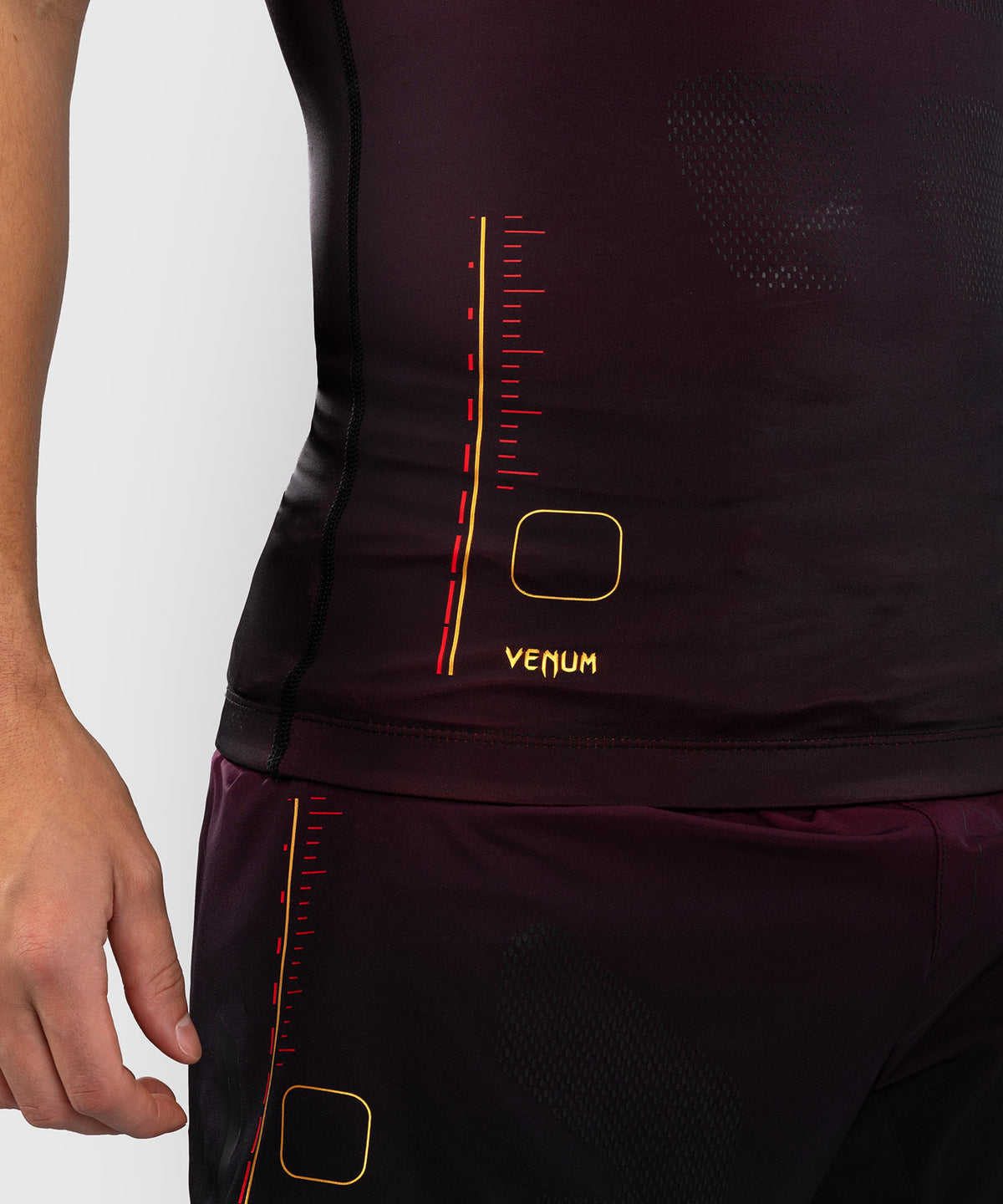 Venum Tactical XT Rashguard a maniche corte - Nero/Bordeaux/Oro